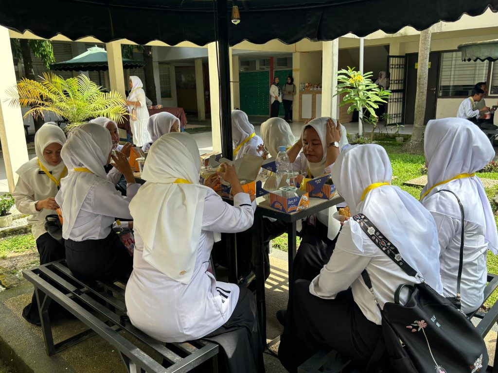 Coffee Break Peserta Orientasi Pegawai Pemerintah Dengan Perjanjian